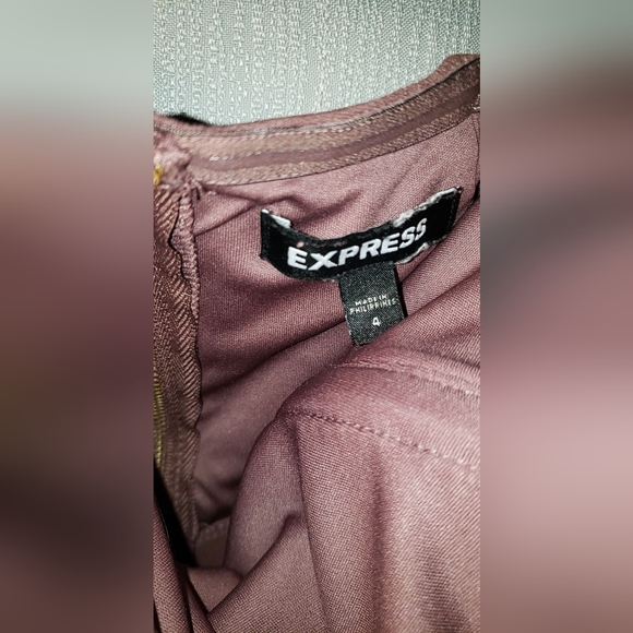 Express mauve sleeveless jumpsuit - Picture 2 of 5